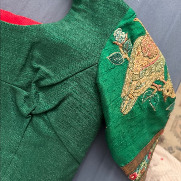 Sabyasachi Red Saree with Green parrot blouse NWT - Picture 7 of 14